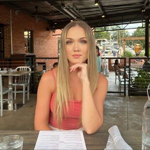 Meet your Posher, Victoria